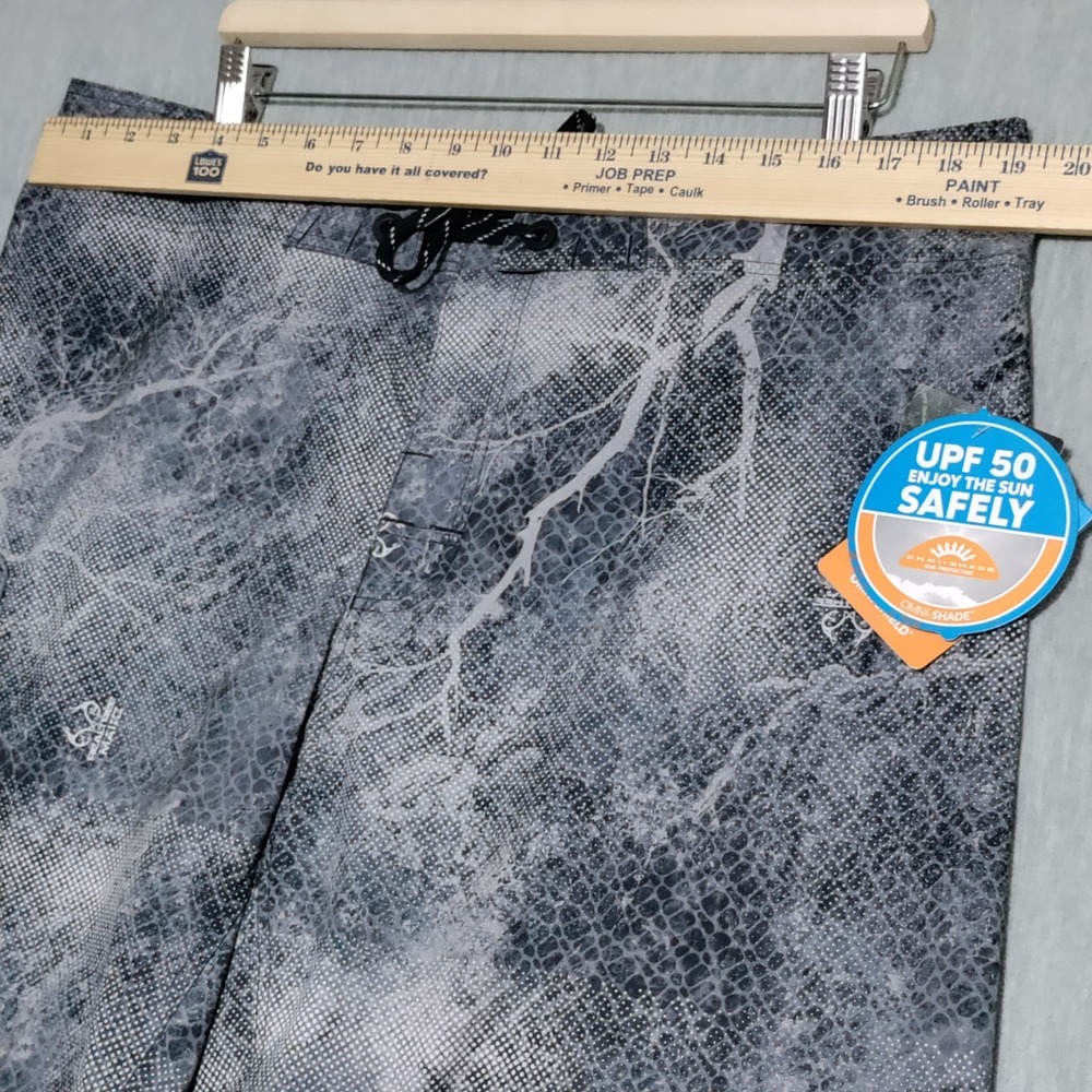Columbia PFG Offshore II Board Shorts Mens 38 Realtree Mako Gray Black 9" Inseam - Picture 8 of 12